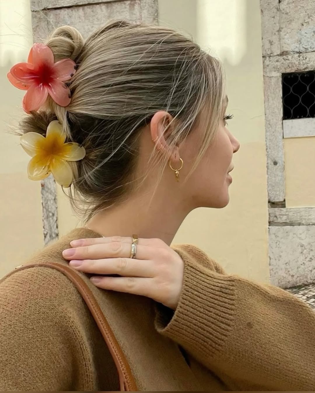 Trending Flower Hair Claws (Available In 3 Sizes)