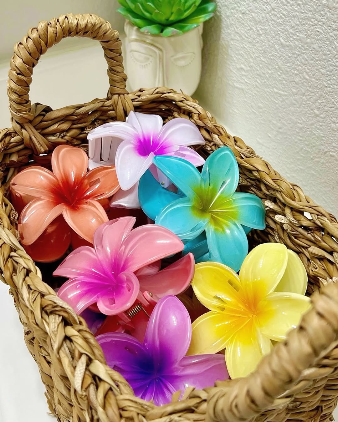 Trending Flower Hair Claws (Available In 3 Sizes)