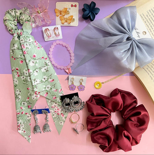 Trendy Women’s Gift Hamper with Jewellery & Modern Accessories