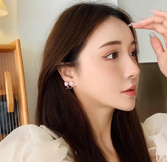 Elegant Pink Tulip Flower Pearl Stud Earrings