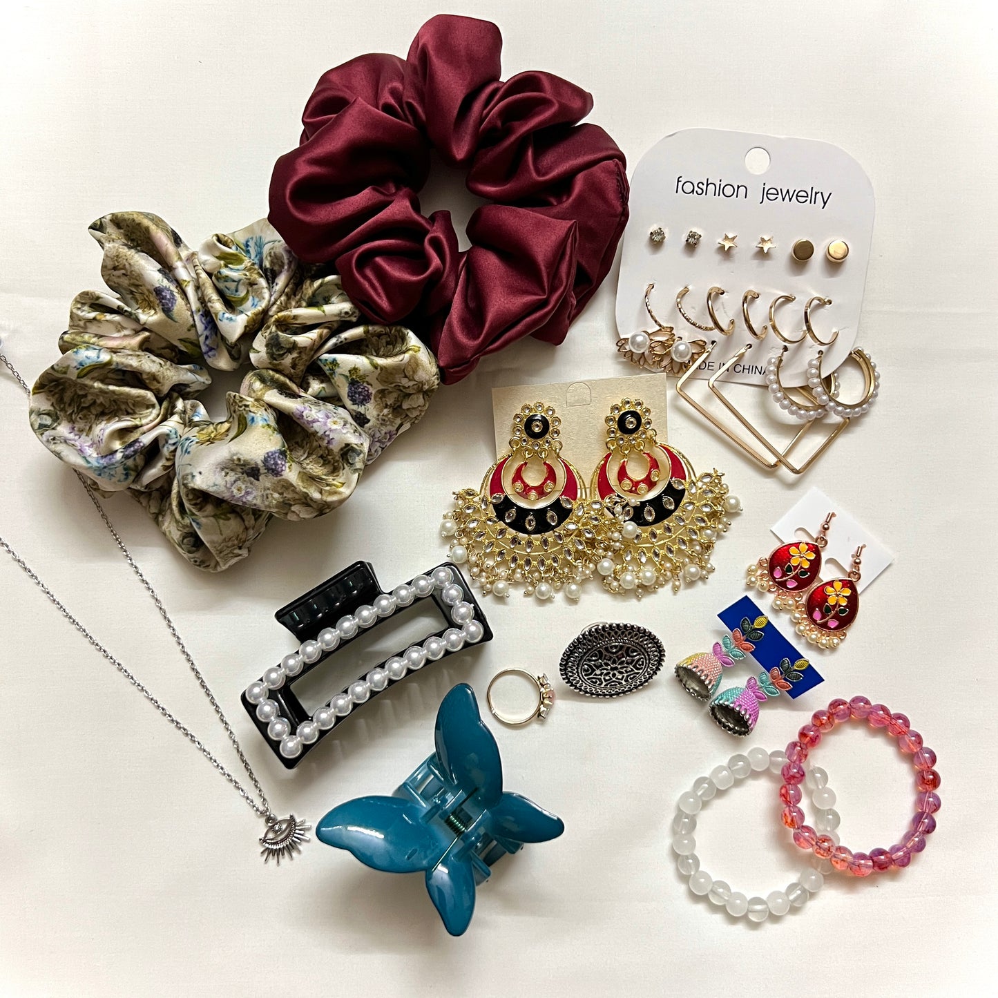 Premium Jewellery Gift Hamper – Chic Accessories for Her