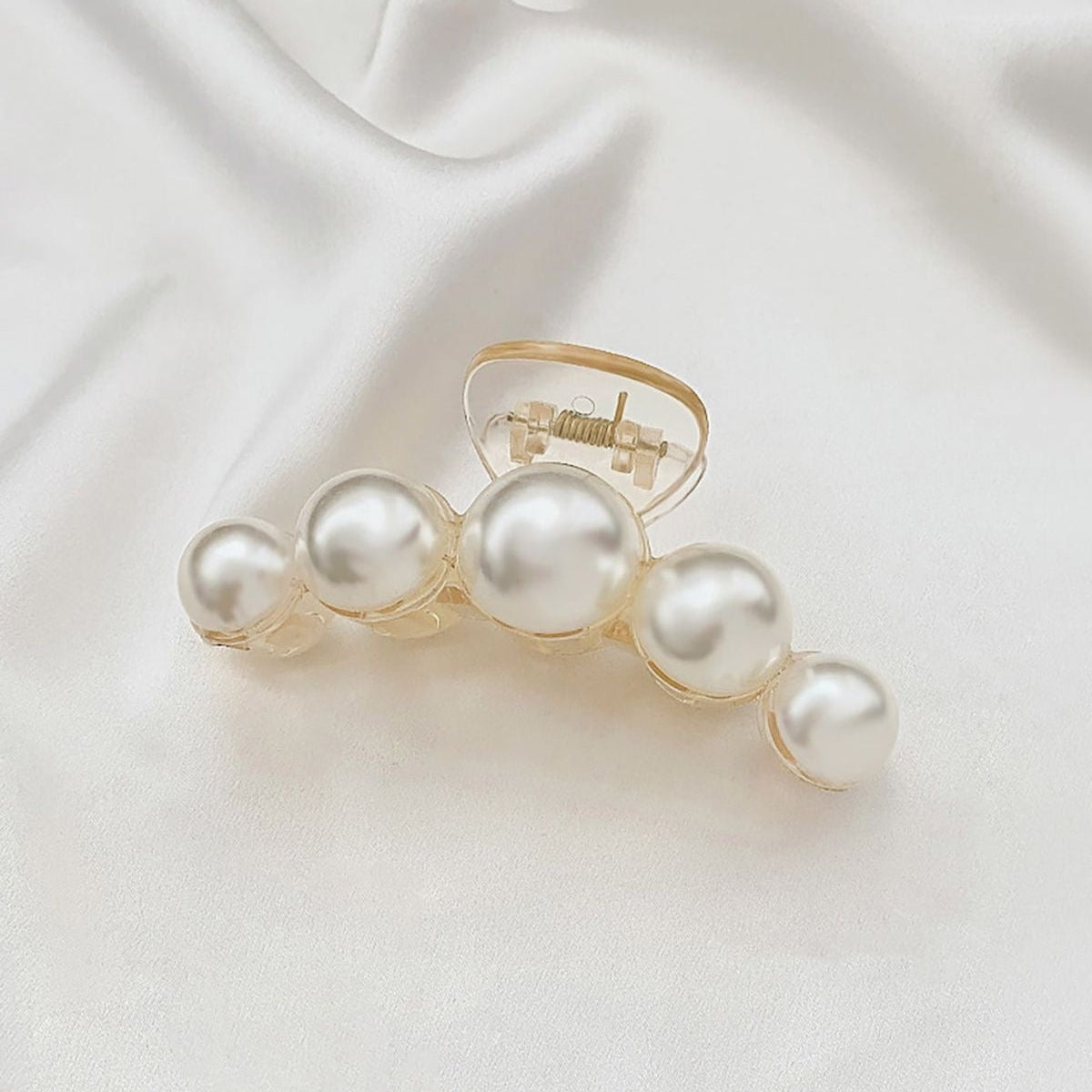 Pearl Hair Claw