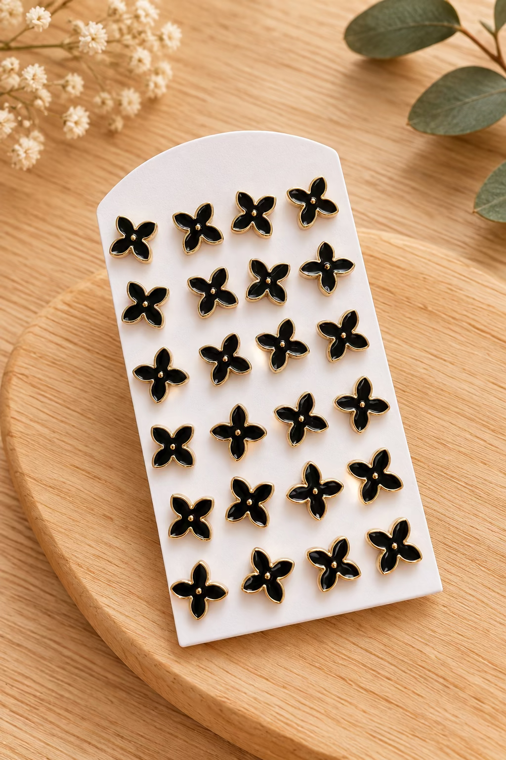 Floral Stud Earrings (1 Pair)