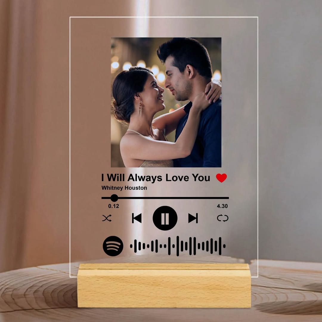 Personalized Spotify Plaque With Wooden Stand
