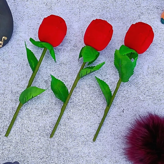 Hug Ring With Rose Ring Box