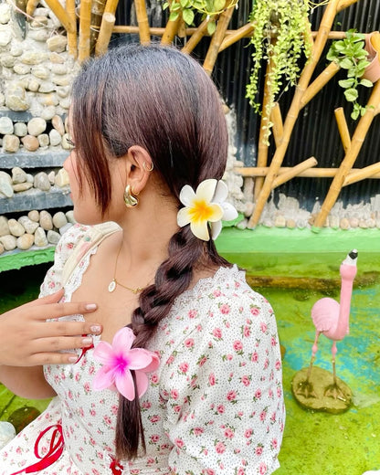 Trending Flower Hair Claws (Available In 3 Sizes)