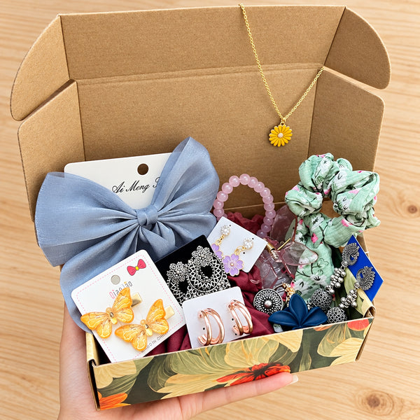 Trendy Women’s Gift Hamper with Jewellery & Modern Accessories