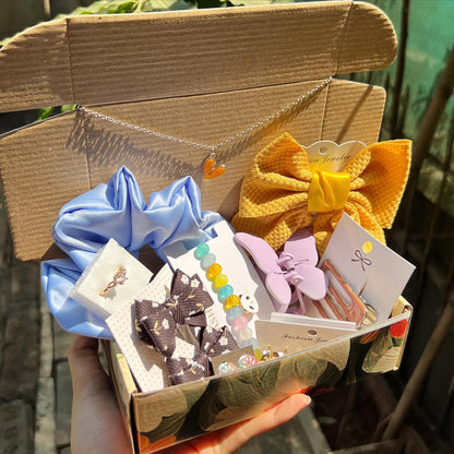 Cute Accessories Hamper