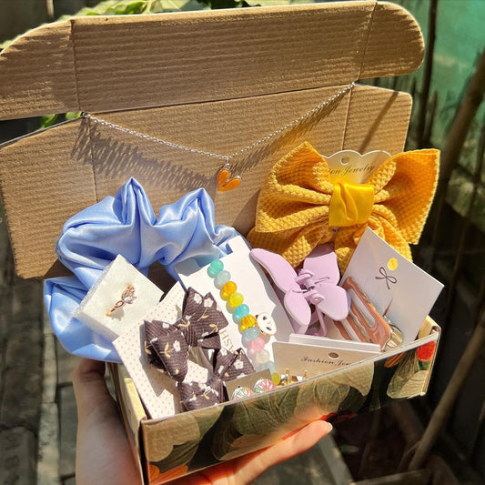 Cute Accessories Hamper