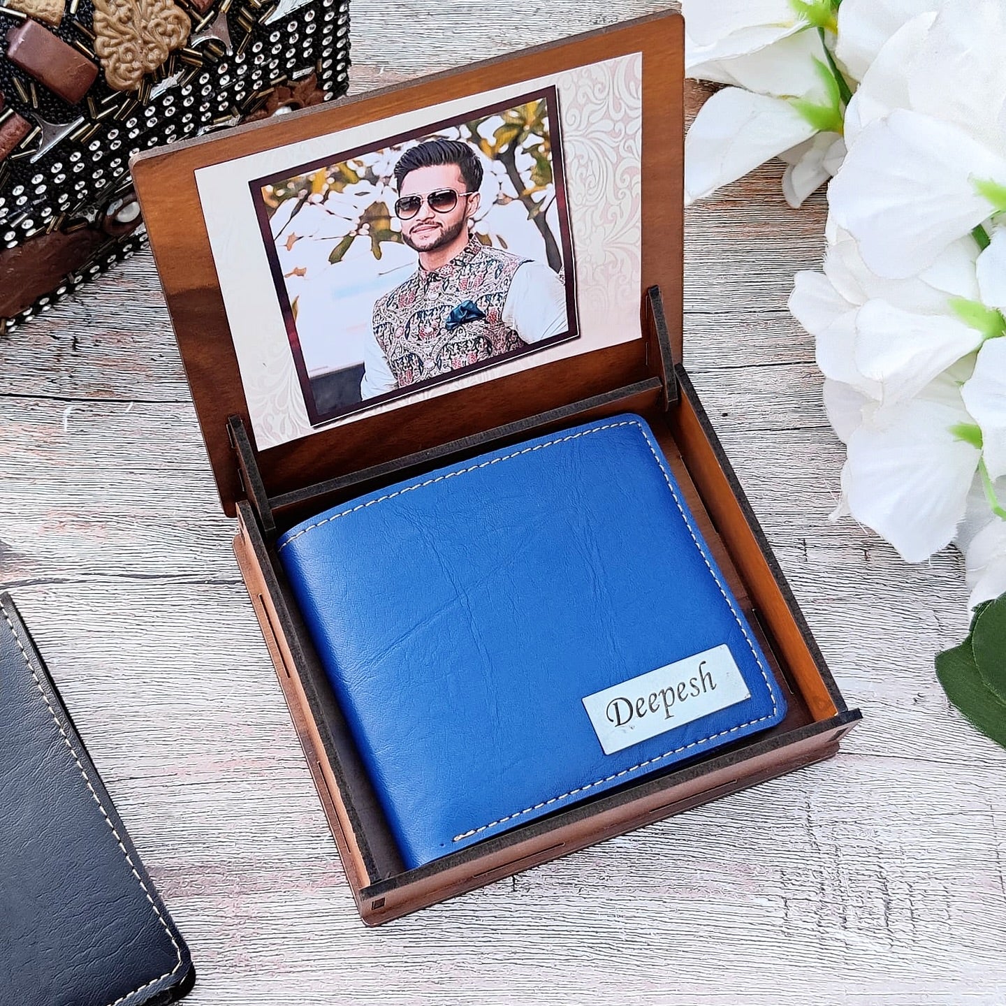 Personalized Premium Leather Unisex Wallet With Themed Wooden Box