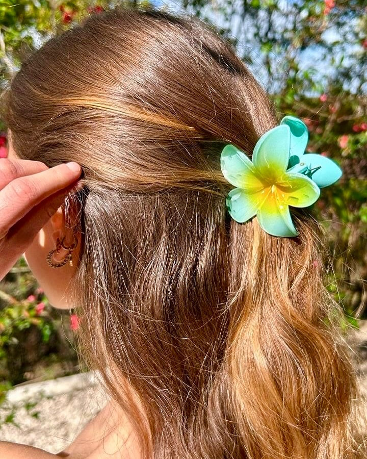 Trending Flower Hair Claws