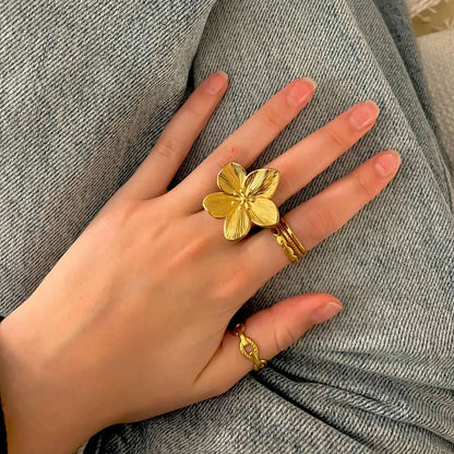 Flower Ring for Women – Elegant Anti-Tarnish Adjustable Ring