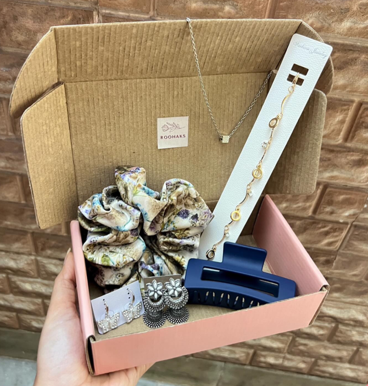 Accessories Hamper – Pocket Friendly