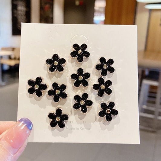 Flower Stud Earrings (1 Pair)