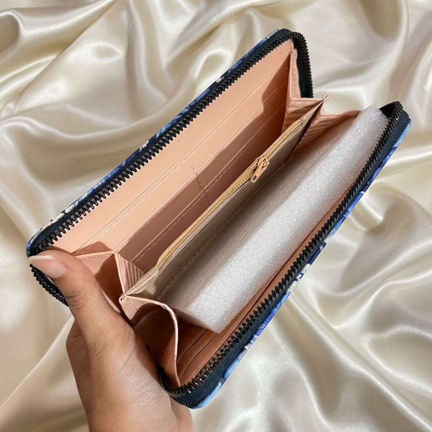 Women’s Floral Clutch