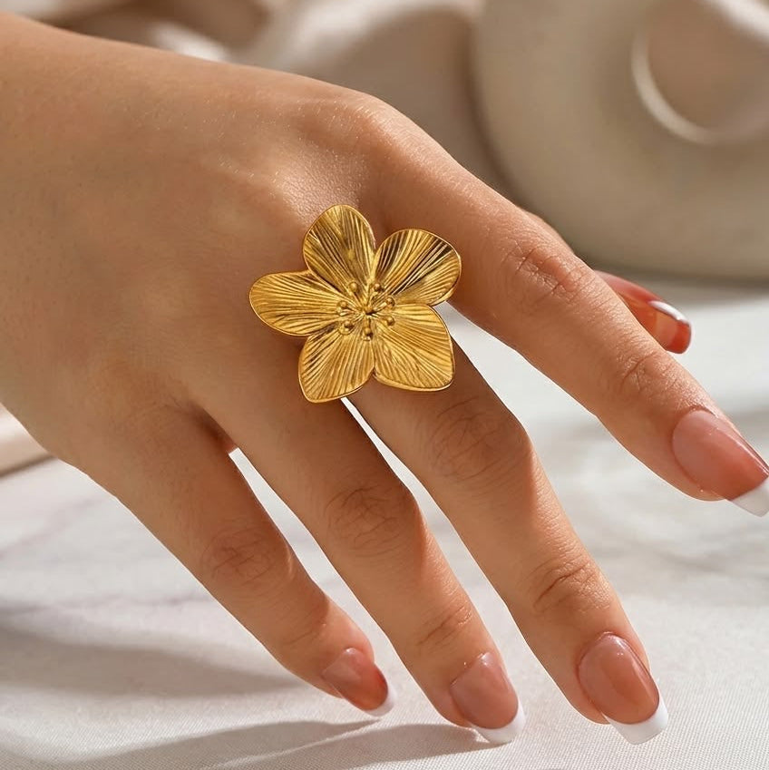 Flower Ring for Women – Elegant Anti-Tarnish Adjustable Ring