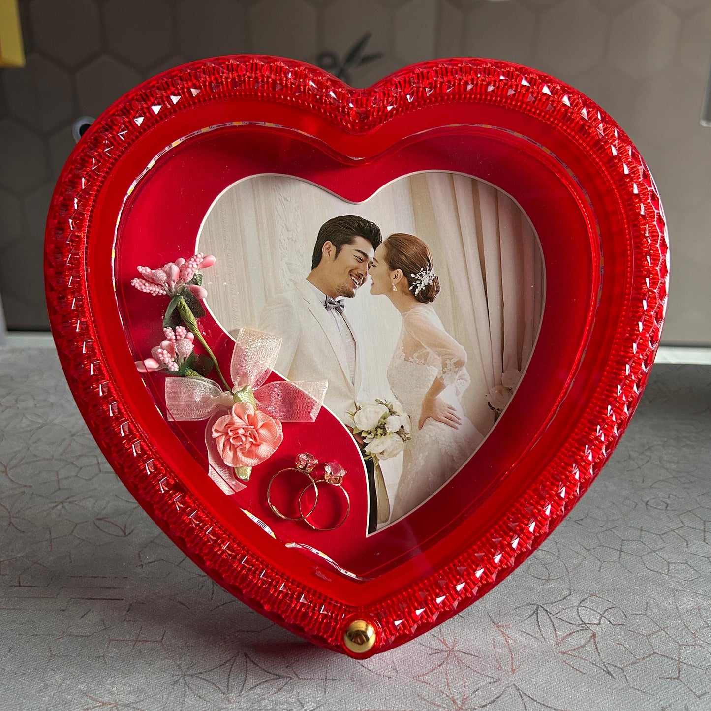Red Heart LED Photo Frame – Light Up Your Love