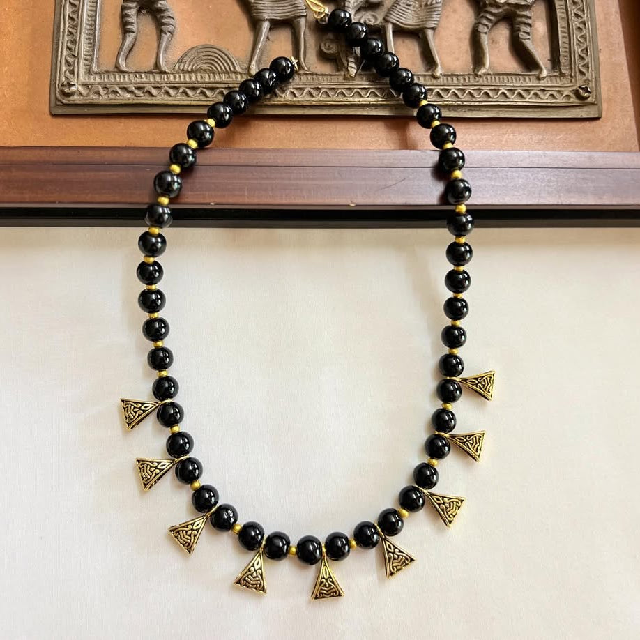 Beautiful Handmade Beads Necklace with Fillers – Elegant & Unique