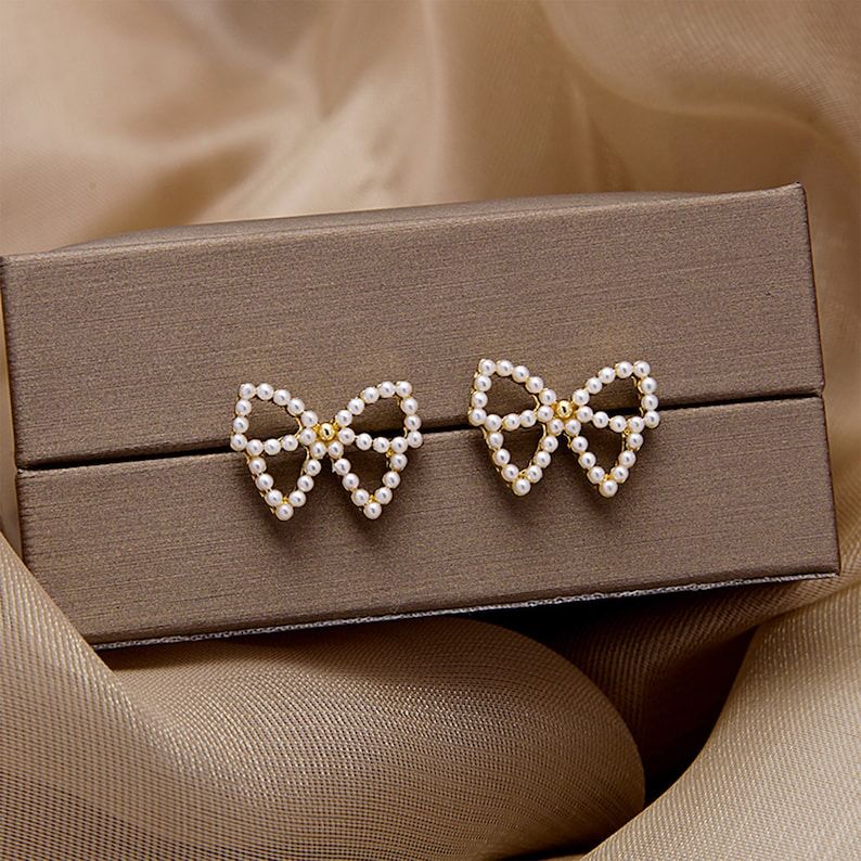 Cute Pearl Bow Earrings