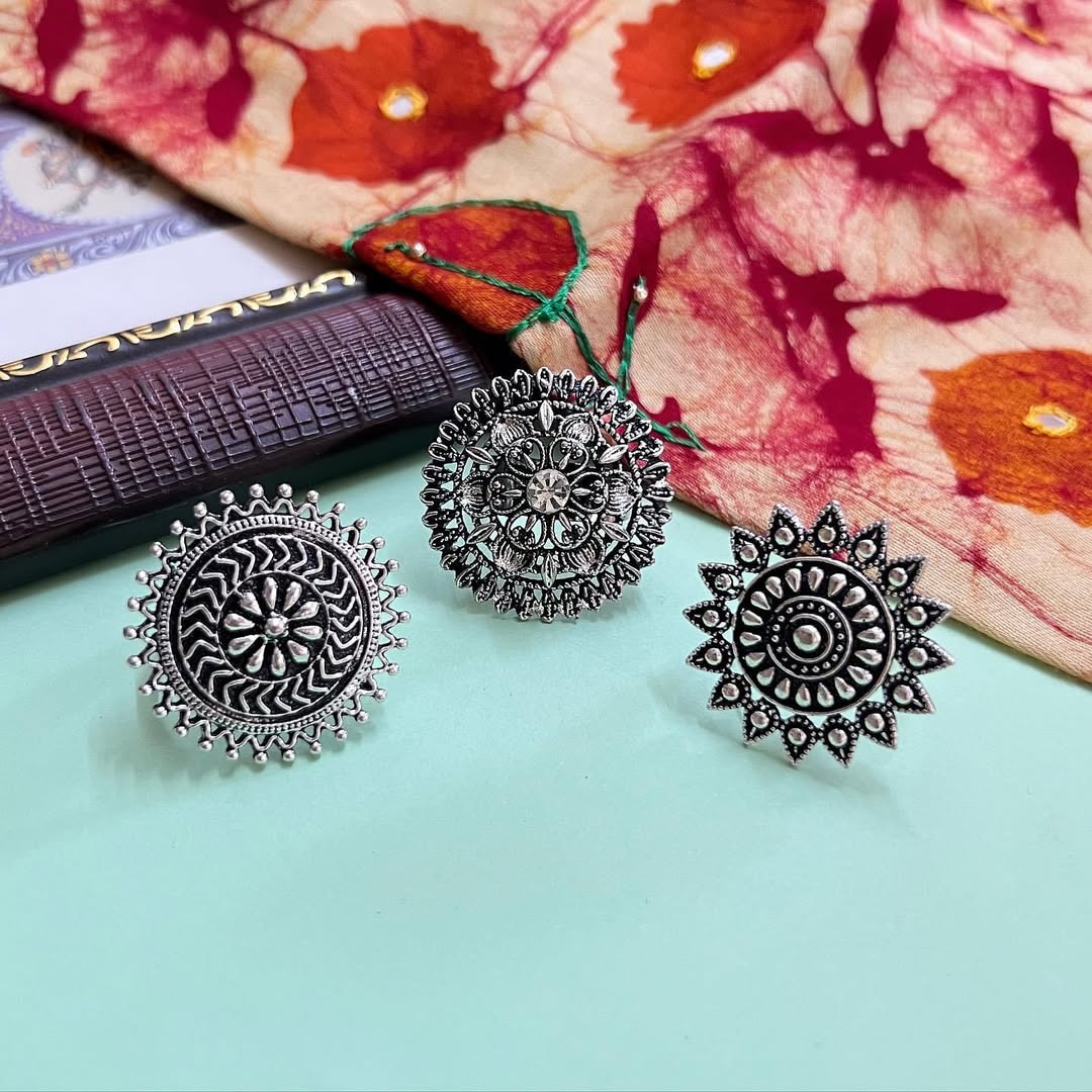 Oxidised Rings | Festive Edition