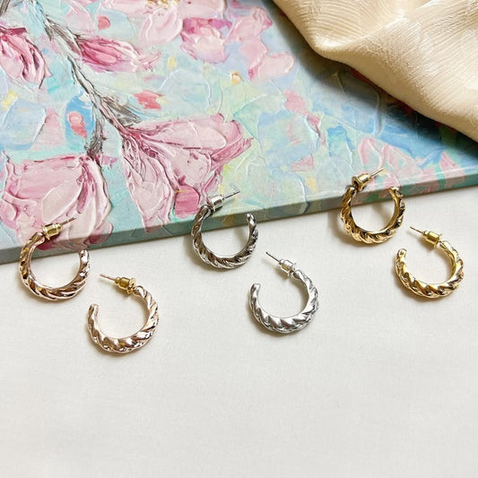 Small Minimal Hoop Earrings