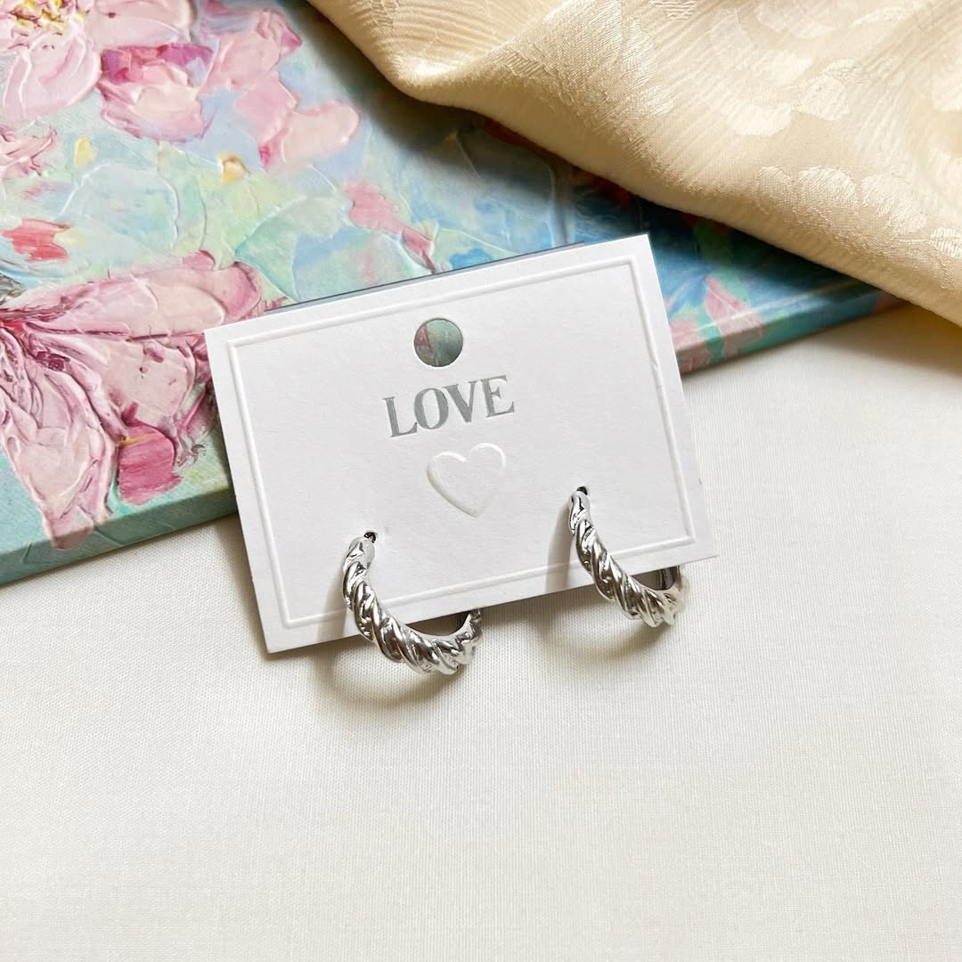 Small Minimal Hoop Earrings