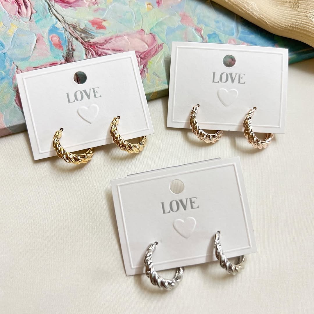 Small Minimal Hoop Earrings