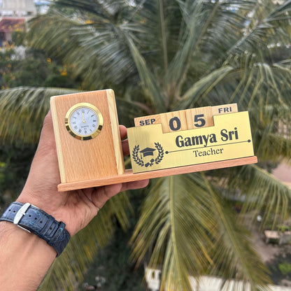 Personalized Wooden Penstand