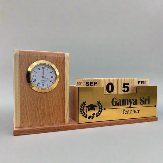 Personalized Wooden Penstand