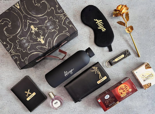 Personalized Luxury Women’s Essentials Hamper – With Personal Touch